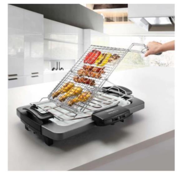 Barbecue a gas De'Longhi BQ 80.X, con griglia in acciaio inox e termometro incorporato per una cottura perfetta. 8004399260276 | initpc.it