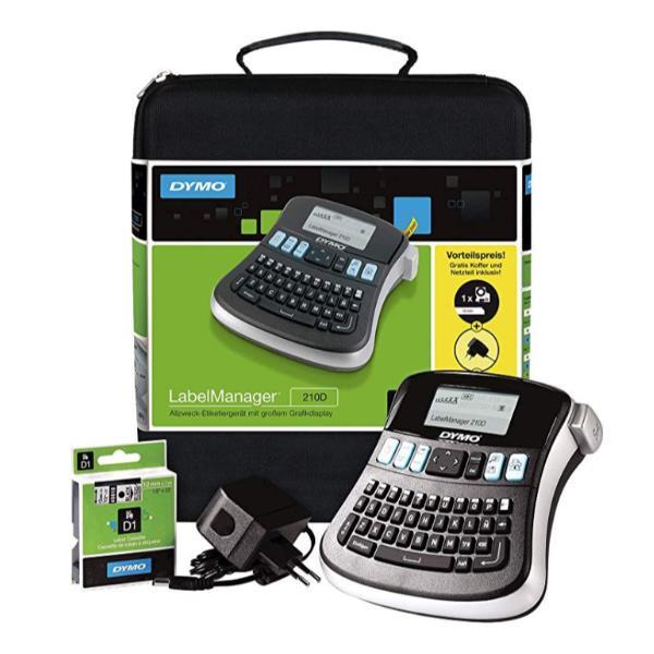 Kit di abbinamento per l'etichettatrice Dymo Label Manager 210D, completo di alimentatore e nastro D1 da 12mm x 7m in nero e argento. 3026980944926 | initpc.it