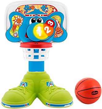 Immagine di un gioco da tavolo, 'Giochi Basket League', marchio Chicco. Un'estetica colorata e vivace rappresenta la passione per il basket. 8058664087303 | initpc.it
