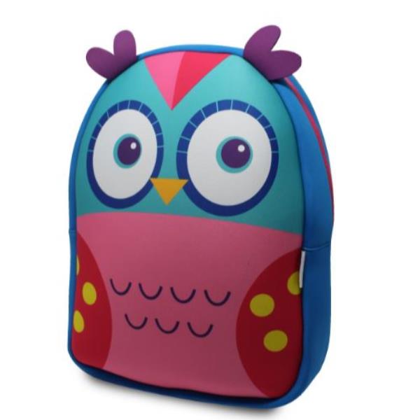 Zainetto in borse asilo di colore grigio, misura 26x36 cm e peso 1 kg, con chiusura a zip e dotato di due manici per agevolare il trasporto. 8002787615929 | initpc.it