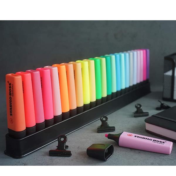 Desk set di evidenziali Stabilo Boss Original in diverse dimensioni e colori, con 23 pezzi per una completa scelta. 4006381565936 | initpc.it