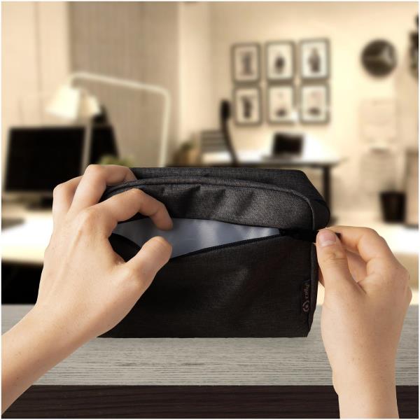 Organizzatore in borsa nera, borsa da viaggio con molte tasche e comparti per organizzare al meglio le proprie cose, marchio Celly. 8021735743125 | initpc.it