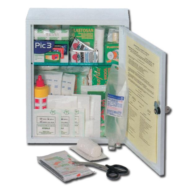 Kit pronto soccorso composto da un armadietto con due vani e un ripiano interno in materiale metallico, destinato a fornire assistenza medica per due persone. Marca: Gima 8034028010033 | initpc.it
