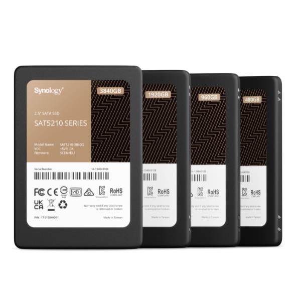 Dispositivo di archiviazione esterna da 7 TB SSD SAT5210-7000G della marca Synology. 4711174725199 | initpc.it