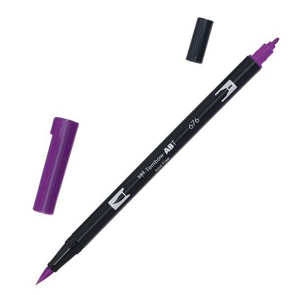 Immagine di un pennarello con due setole, colore viola reale, marchio Tombow. Il pennarello dual brush 676 di Tombow è un prodotto per la scrittura e il disegno con una tecnologia avanzata. 4901991643084 | initpc.it