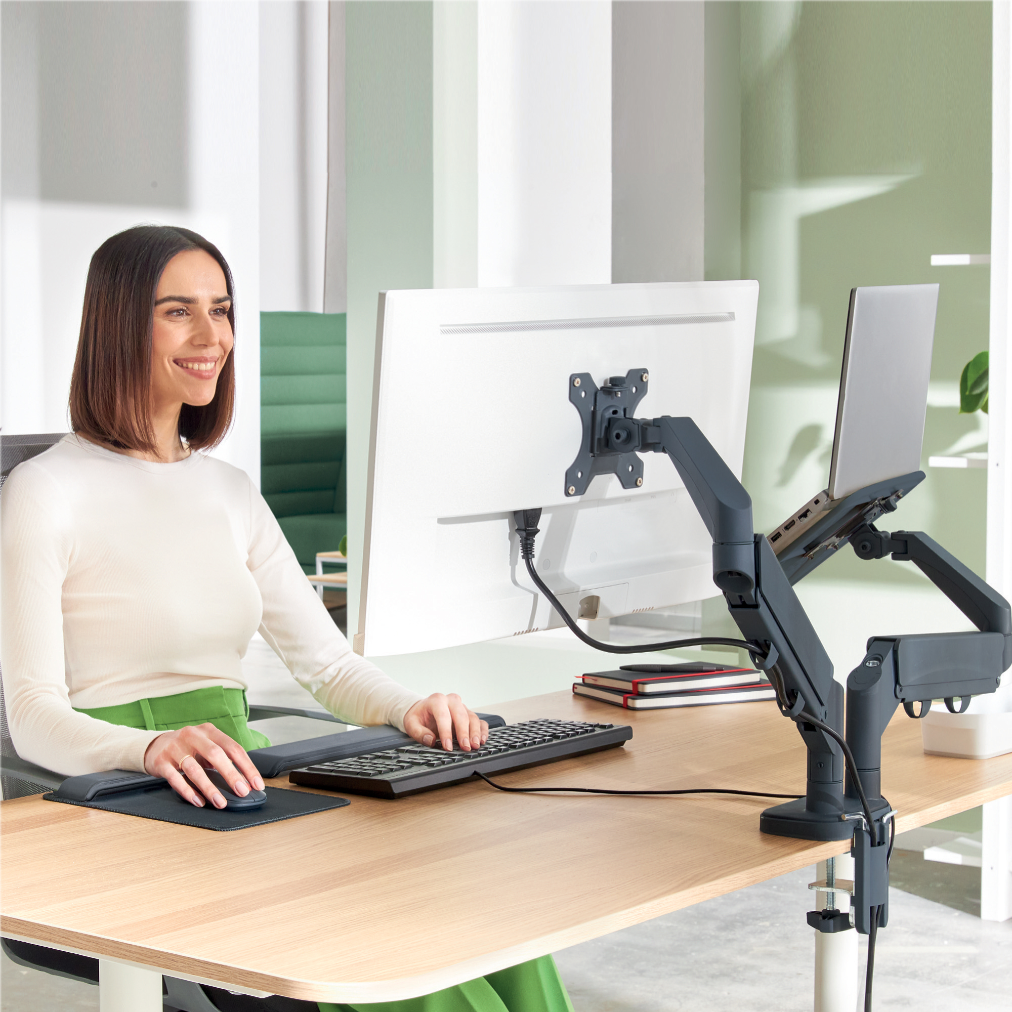 Braccio salvaspazio per monitor e laptop in grigio scuro 4002432134700