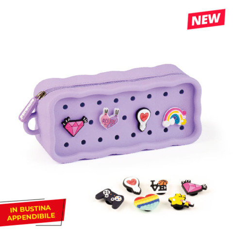 Astuccio a bustina in silicone Monikids Creative PIN-ME con spille decorative conf.da 12 pezzi in colori assortiti -
